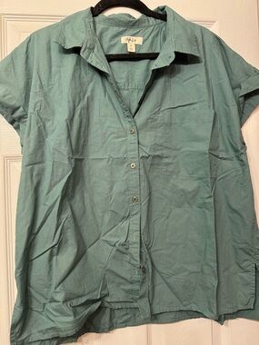 Light Teal Button-Up Short Sleeve Shirt 100% cotton